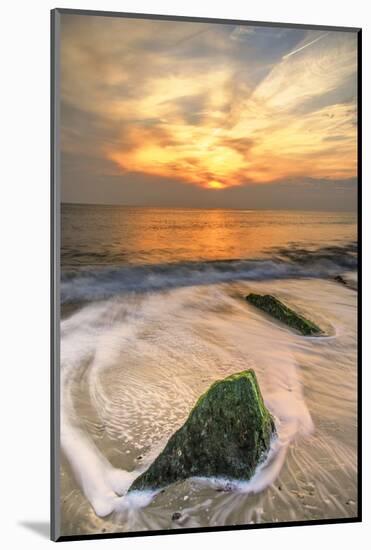 USA, New Jersey, Cape May. Scenic on Cape May Beach.-Jay O'brien-Mounted Photographic Print