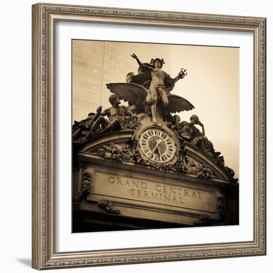 USA, New York City, Manhattan, Midtown, Grand Central Station-Alan Copson-Framed Photographic Print