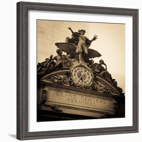 USA, New York City, Manhattan, Midtown, Grand Central Station-Alan Copson-Framed Photographic Print