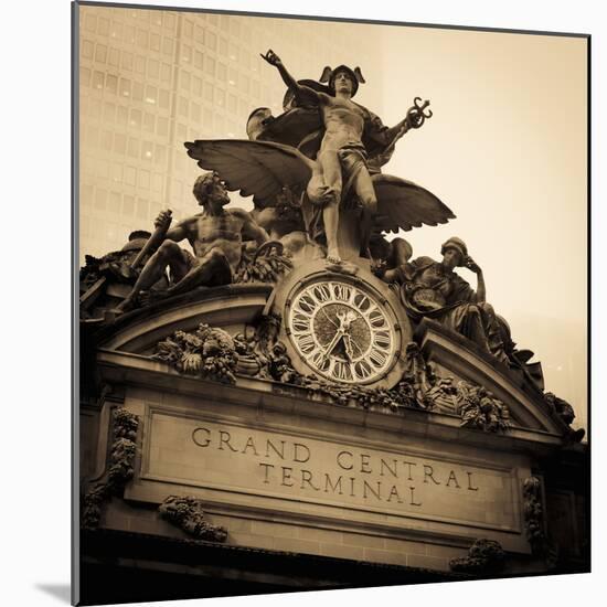 USA, New York City, Manhattan, Midtown, Grand Central Station-Alan Copson-Mounted Photographic Print