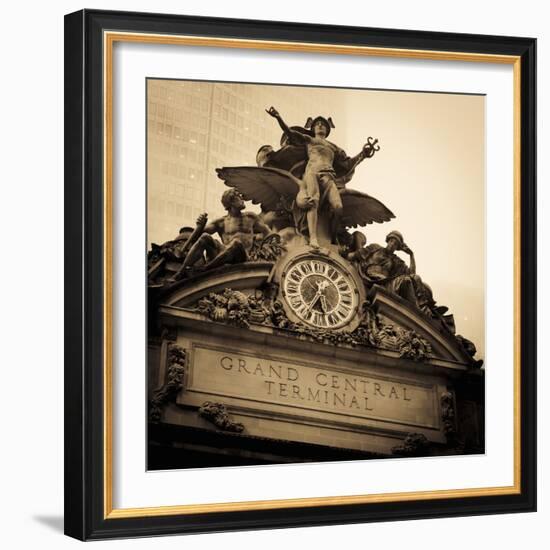 USA, New York City, Manhattan, Midtown, Grand Central Station-Alan Copson-Framed Photographic Print