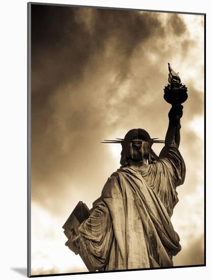 USA, New York, Statue of Liberty-Alan Copson-Mounted Photographic Print