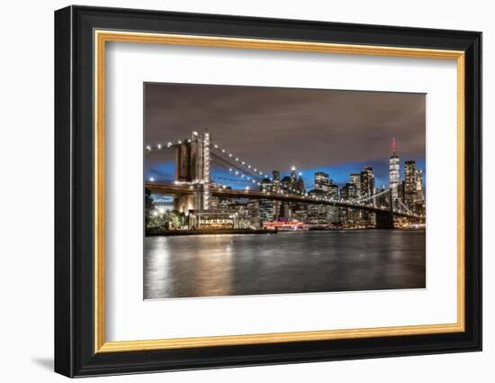 USA, New York. The Brooklyn Bridge and New York City skyline from DUMBO.-Hollice Looney-Framed Photographic Print