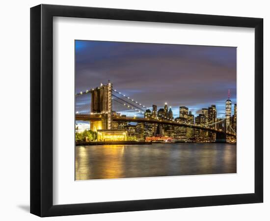 USA, New York. The Brooklyn Bridge and New York City skyline from DUMBO.-Hollice Looney-Framed Photographic Print