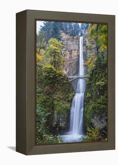 USA, Oregon. Autumn Season at Multnomah Falls in the Columbia Gorge-Gary Luhm-Framed Premier Image Canvas