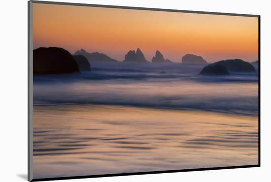 USA, Oregon, Bandon. Beach sunset.-Jaynes Gallery-Mounted Photographic Print
