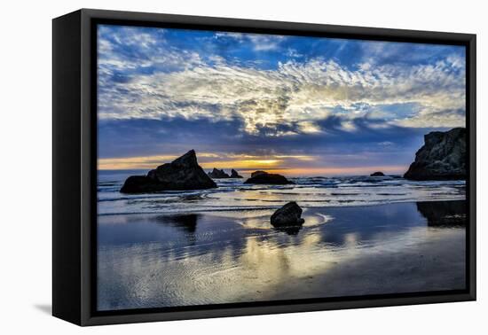 USA, Oregon, Bandon, Beach-Joe Restuccia III-Framed Premier Image Canvas