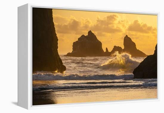 USA, Oregon, Bandon. Shore Scenic-Cathy & Gordon Illg-Framed Premier Image Canvas