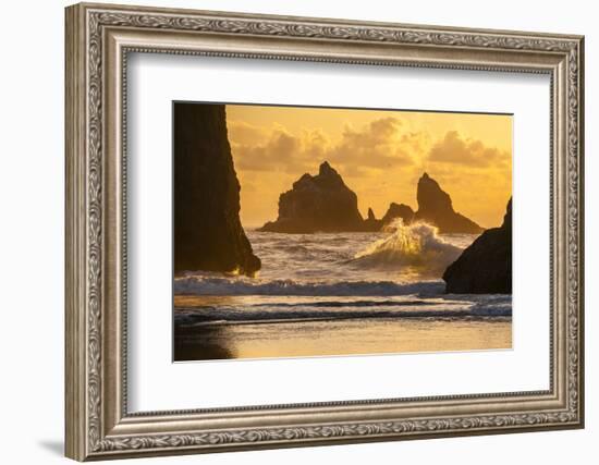 USA, Oregon, Bandon. Shore Scenic-Cathy & Gordon Illg-Framed Photographic Print