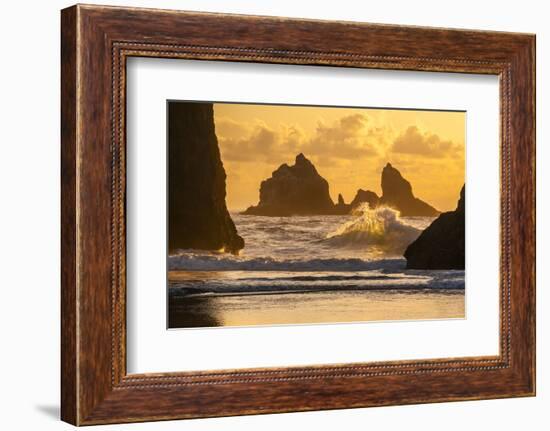 USA, Oregon, Bandon. Shore Scenic-Cathy & Gordon Illg-Framed Photographic Print