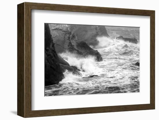 USA, Oregon, Bandon. Storm waves on coast.-Jaynes Gallery-Framed Photographic Print