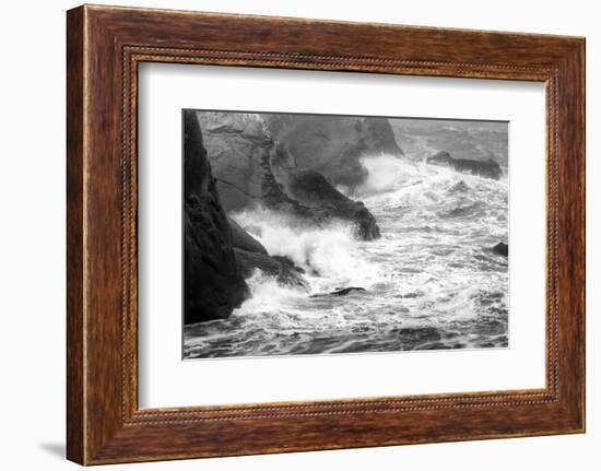 USA, Oregon, Bandon. Storm waves on coast.-Jaynes Gallery-Framed Photographic Print