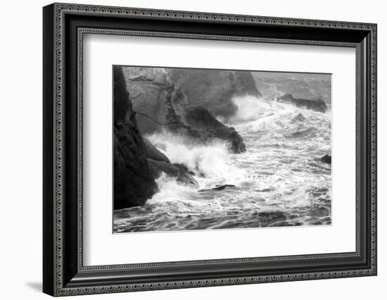 USA, Oregon, Bandon. Storm waves on coast.-Jaynes Gallery-Framed Photographic Print