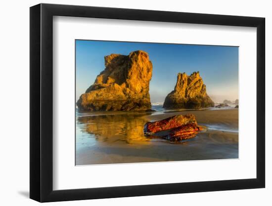 USA, Oregon, Bandon. Sunrise on beach.-Jaynes Gallery-Framed Photographic Print