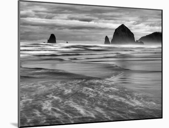 USA, Oregon, Cannon Beach, Haystack Rock and the Needles-Ann Collins-Mounted Photographic Print