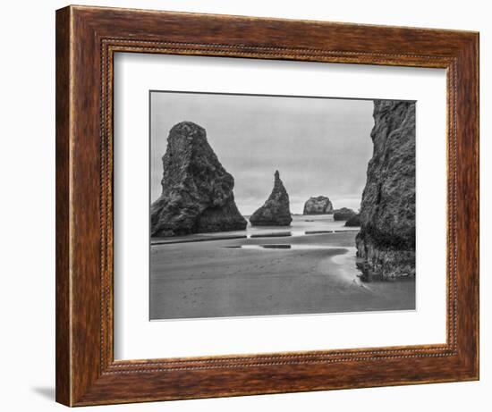 USA, Oregon, Coast Bandon Beach Monoliths-John Ford-Framed Photographic Print