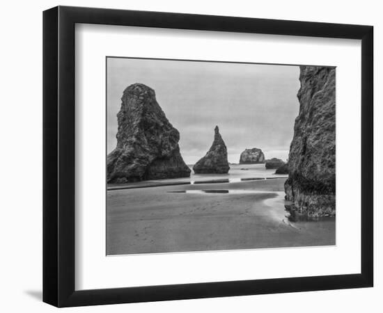 USA, Oregon, Coast Bandon Beach Monoliths-John Ford-Framed Photographic Print