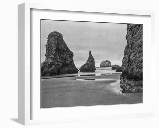 USA, Oregon, Coast Bandon Beach Monoliths-John Ford-Framed Photographic Print