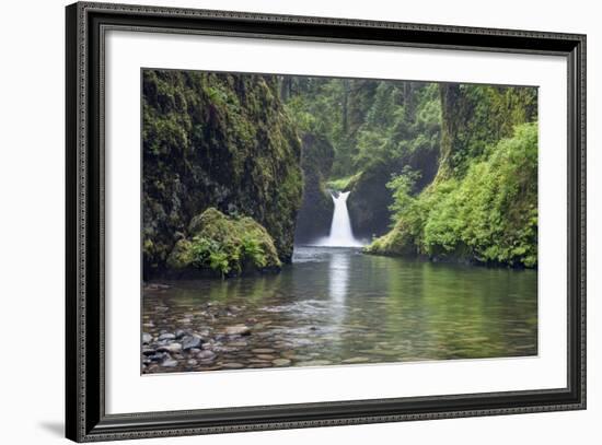 USA, Oregon, Columbia River Gorge, Lower Punchbowl Falls.-Rob Tilley-Framed Photographic Print