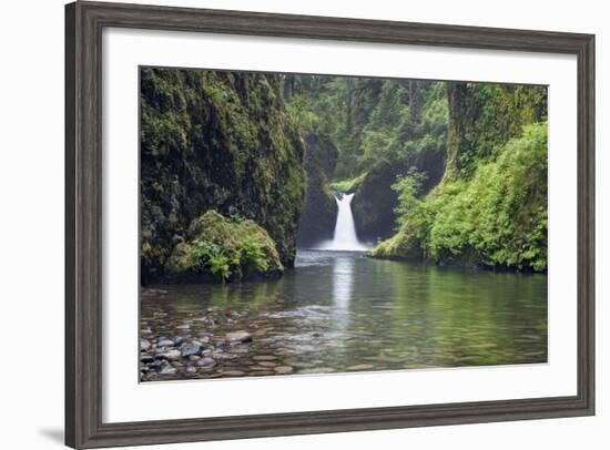 USA, Oregon, Columbia River Gorge, Lower Punchbowl Falls.-Rob Tilley-Framed Photographic Print