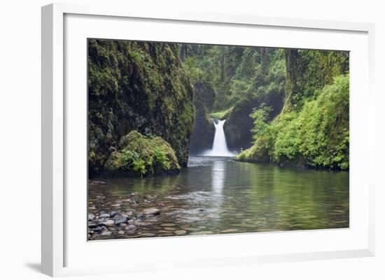 USA, Oregon, Columbia River Gorge, Lower Punchbowl Falls.-Rob Tilley-Framed Photographic Print