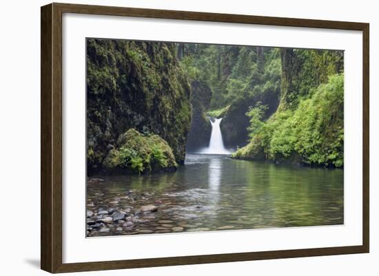 USA, Oregon, Columbia River Gorge, Lower Punchbowl Falls.-Rob Tilley-Framed Photographic Print