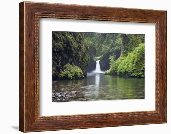 USA, Oregon, Columbia River Gorge, Lower Punchbowl Falls.-Rob Tilley-Framed Photographic Print