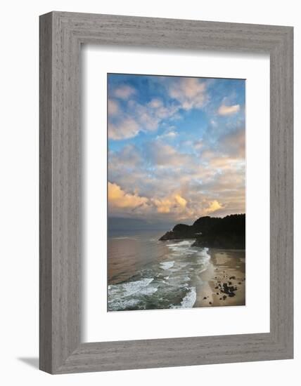 USA, Oregon. Heceta Head Lighthouse in Morning Light-Jaynes Gallery-Framed Photographic Print