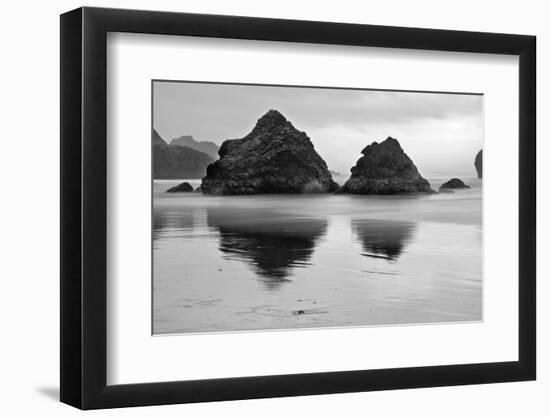 USA, Oregon, Pistol River Outlet-John Ford-Framed Photographic Print