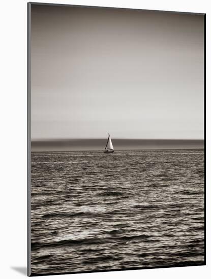 USA, Seattle, sailboat in Elli-Savanah Plank-Mounted Photo