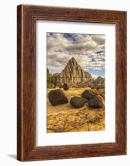 USA, Utah, Capitol Reef National Park. Pectols Pyramid in autumn.-Jaynes Gallery-Framed Photographic Print