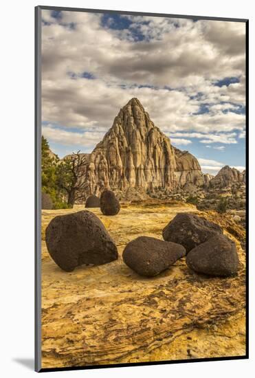 USA, Utah, Capitol Reef National Park. Pectols Pyramid in autumn.-Jaynes Gallery-Mounted Photographic Print