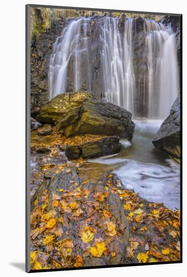 USA, Virginia, Mclean. Waterfall in Great Falls State Park-Jay O'brien-Mounted Photographic Print