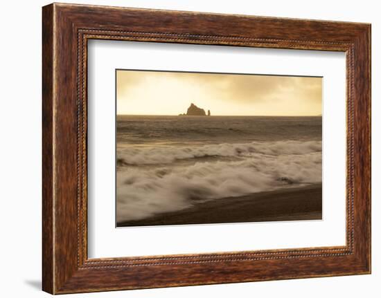 USA, Washington State, Olympic National Park, Ruby Beach-Emily Wilson-Framed Photographic Print