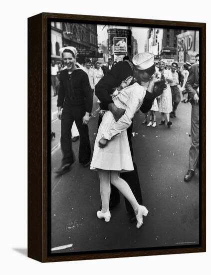 V-J Day in Times Square-Alfred Eisenstaedt-Framed Premier Image Canvas