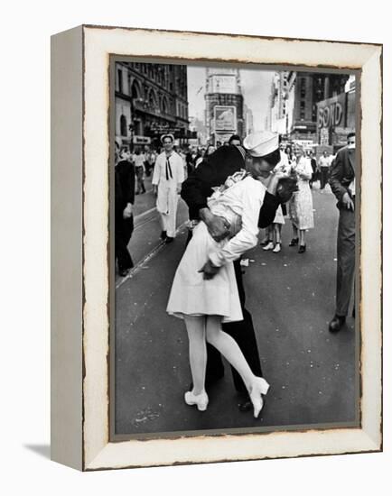 V-J Day in Times Square-Alfred Eisenstaedt-Framed Premier Image Canvas