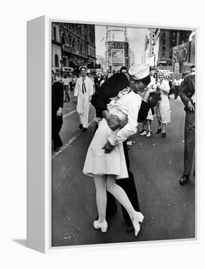 V-J Day in Times Square-Alfred Eisenstaedt-Framed Premier Image Canvas