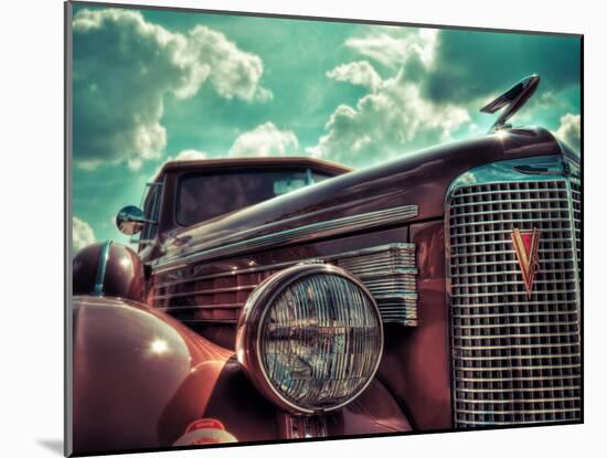 V8-Stephen Arens-Mounted Photographic Print