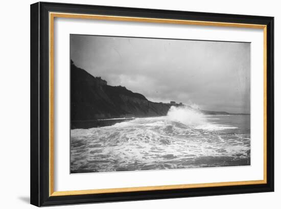 Vague-null-Framed Giclee Print