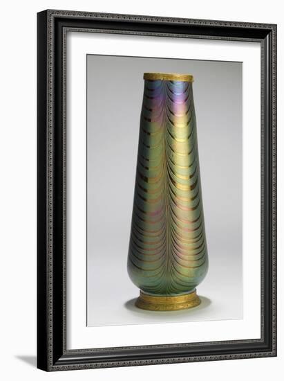 Vase à décor de plumes de paon-null-Framed Giclee Print