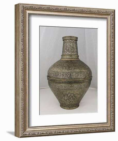 Vase au nom du Sultan al-Malik al-Nasir Salah al-Din Yusuf dit " vase Barberini "-null-Framed Giclee Print