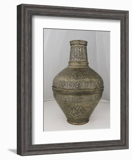 Vase au nom du Sultan al-Malik al-Nasir Salah al-Din Yusuf dit " vase Barberini "-null-Framed Giclee Print