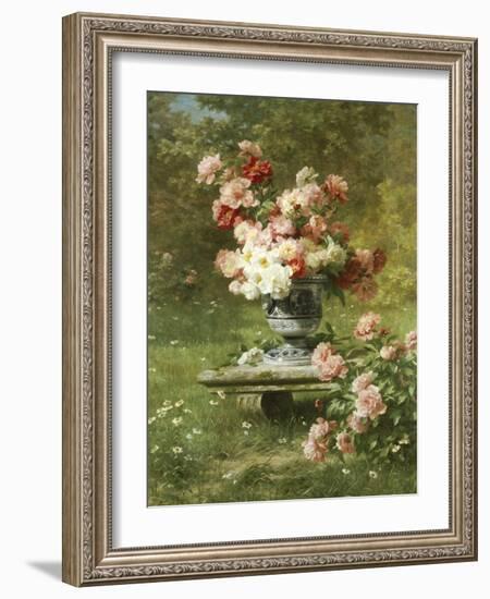 Vase Mit Pfingstrosen in Einem Garten-Louis Marie Lemaire-Framed Giclee Print