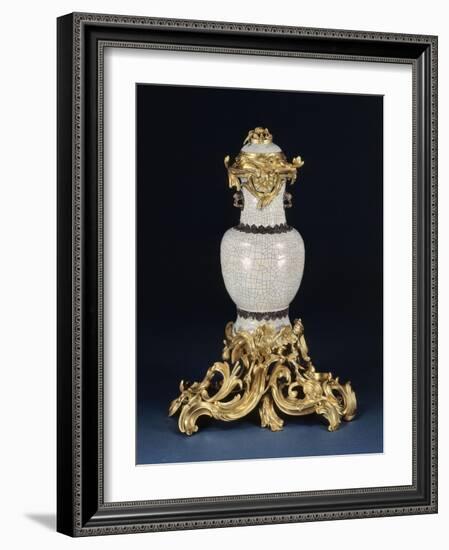 Vase monté en bronze ciselé et doré, fontaine à parfum en céladon craquelé,-null-Framed Giclee Print