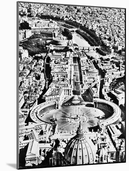 Vatican City-Bettmann-Mounted Photographic Print