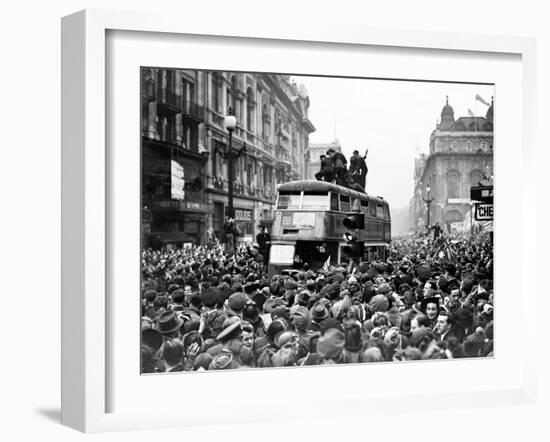 Ve Day Celebrations in London 1945-Nixon Greaves and-Framed Photographic Print