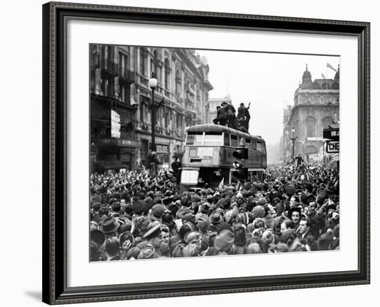 Ve Day Celebrations in London 1945-Nixon Greaves and-Framed Photographic Print