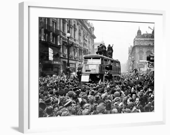 Ve Day Celebrations in London 1945-Nixon Greaves and-Framed Photographic Print