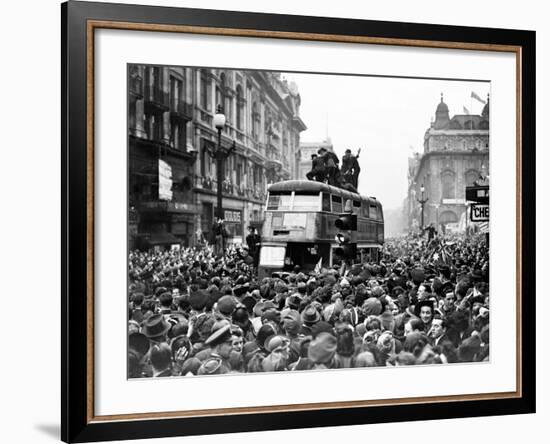 Ve Day Celebrations in London 1945-Nixon Greaves and-Framed Photographic Print