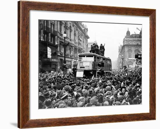 Ve Day Celebrations in London 1945-Nixon Greaves and-Framed Photographic Print